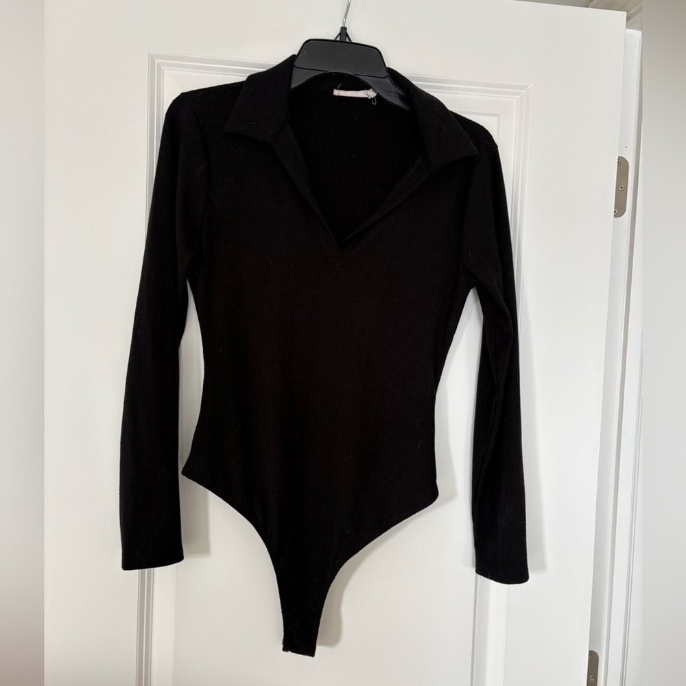 Lush medium women’s black collared ribbed bodysuit long sleeve button closure